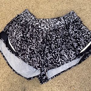 Black and white size 6 lulu lemon hotty hot shorts